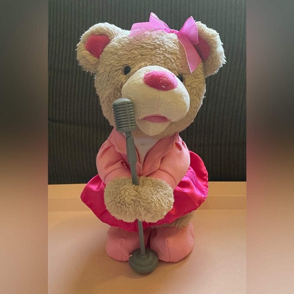 Sound N Light Animatronics Animated Singing Girl Bear Be My Baby
